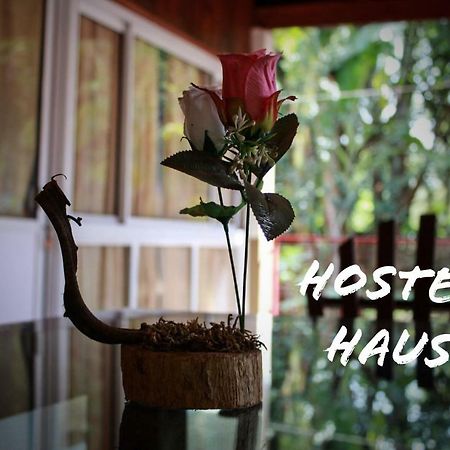 Hostel Haus Puerto Iguazu Ngoại thất bức ảnh