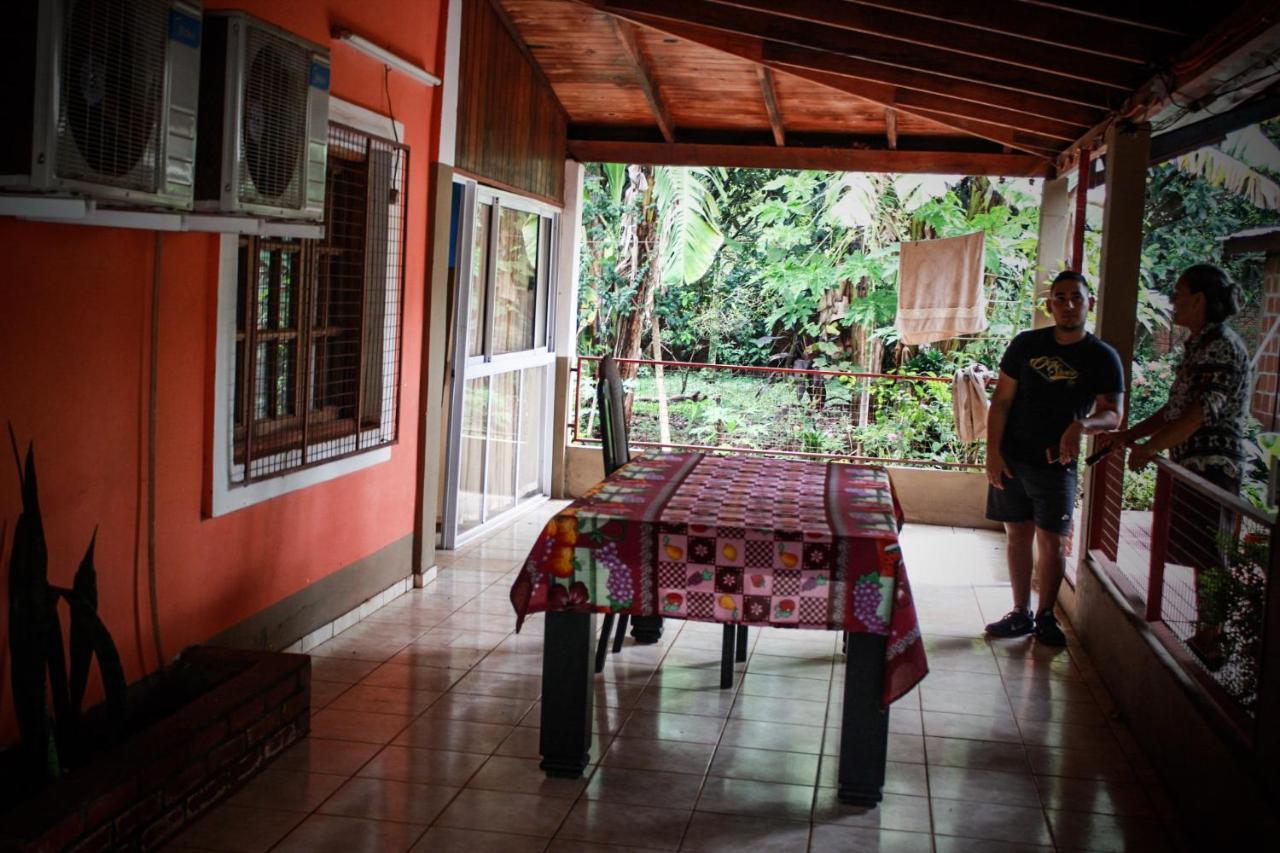 Hostel Haus Puerto Iguazu Ngoại thất bức ảnh