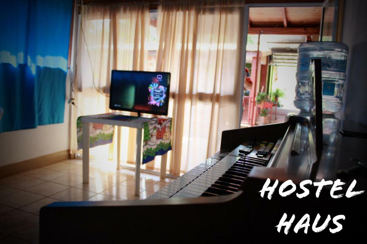Hostel Haus Puerto Iguazu Ngoại thất bức ảnh